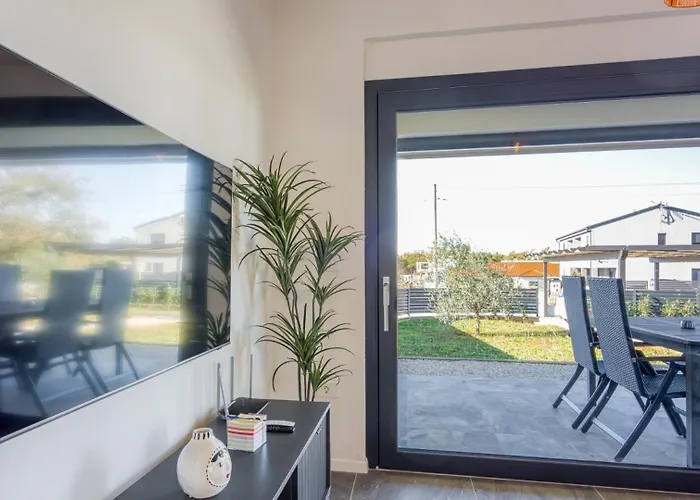 Adria 2 By Guide Porec