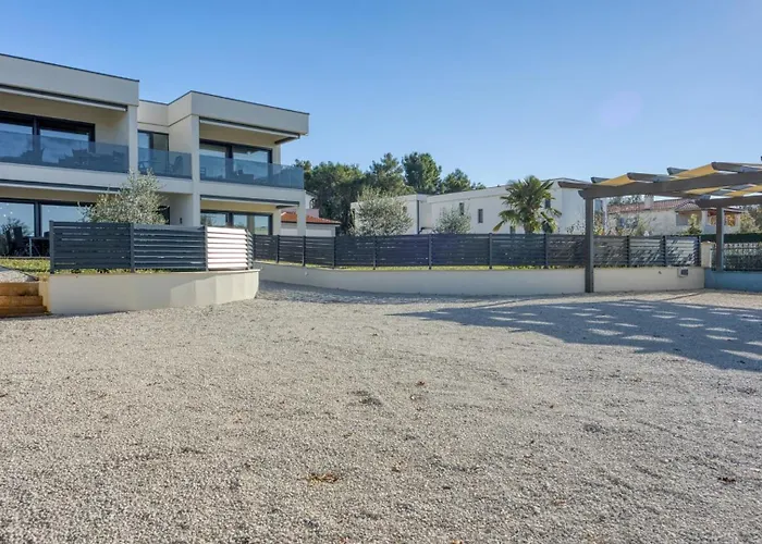 Adria 2 By Guide Porec