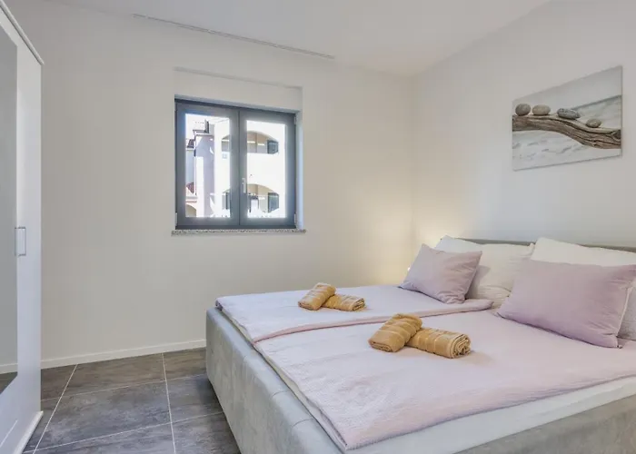 Apartment Adria 2 By Guide Porec